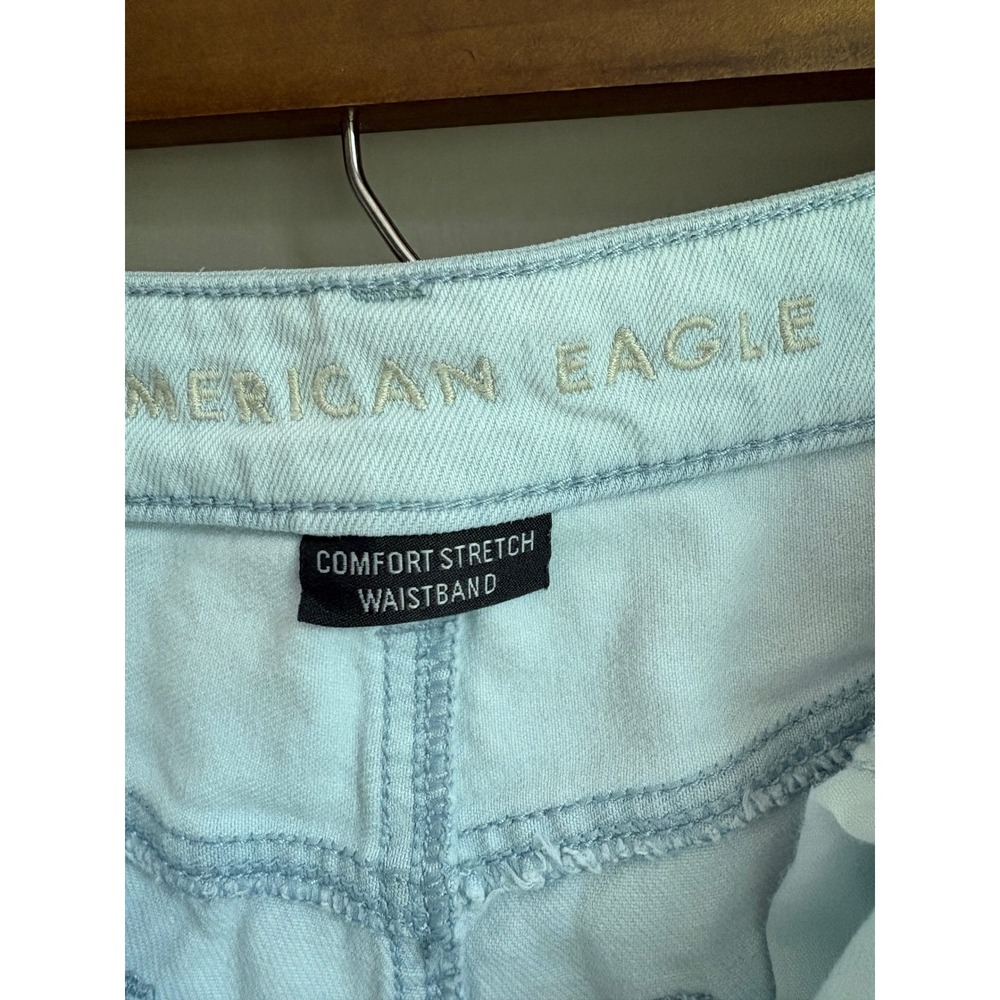 American Eagle Highest Rise Mom Shorts Blue Tie Dye Distressed Denim Size 6 - Picture 4 of 7